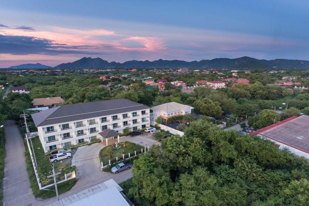 Privacy Residence Lop Buri Exteriér fotografie