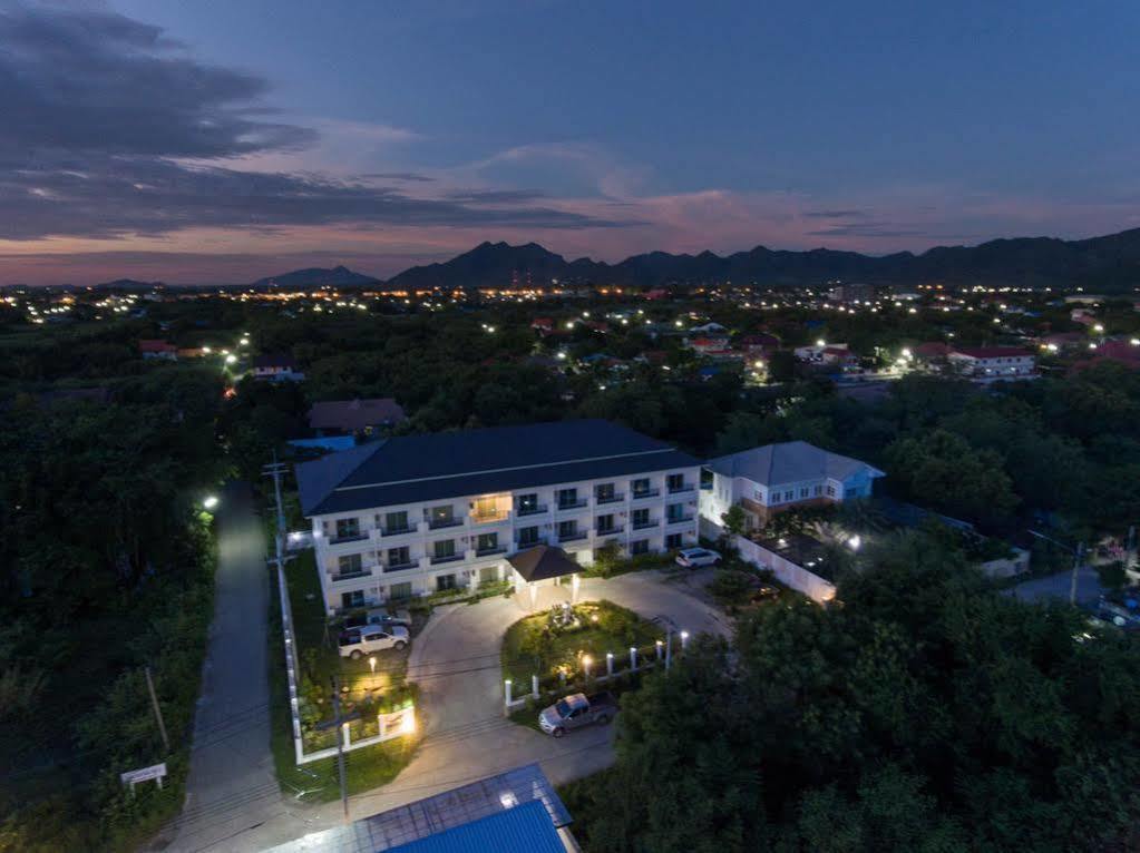 Privacy Residence Lop Buri Exteriér fotografie